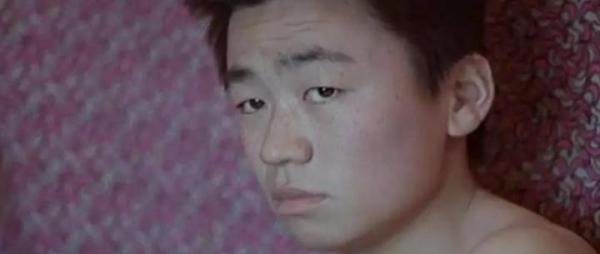 电影《盲山》的故事情节，这个结局是海外版的结局