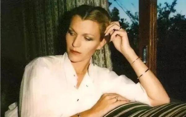 7年后,马斯克父子重聚喜极而泣,昔日同父异母妹妹成了“继母”