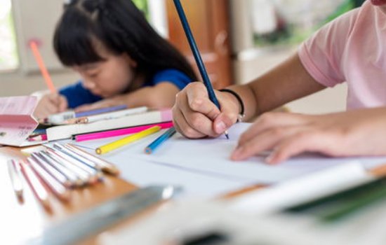 长沙一小学推行周四无书面作业,学生们对此事什么反应?