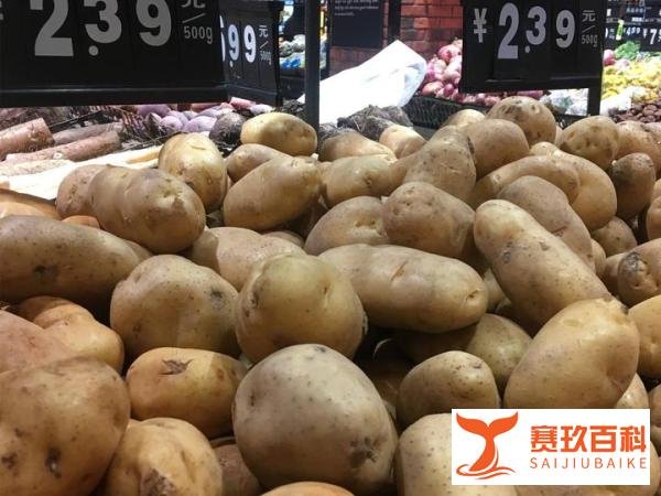 进1块2土豆卖2元，被指哄抬物价罚30万，算不算过分？网友吵翻天