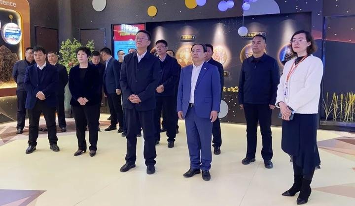 新闻丨甘肃省天水市委书记冯文戈一行莅临杰瑞考察交流,橙色云协同研发平台备受关注