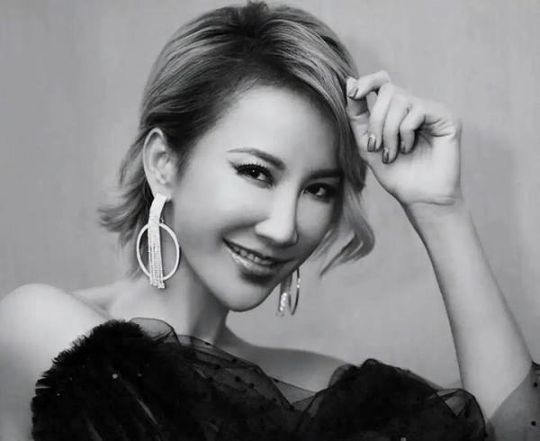 李玟太聪明!过亿财产与母亲和姐姐签订长命契,老公拿不到一分钱