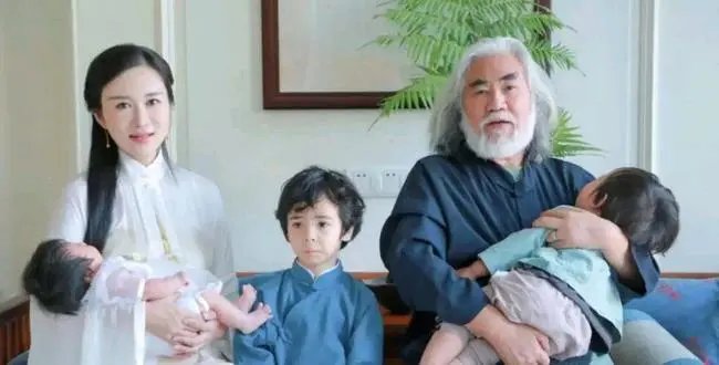 张纪中澄清离婚、住院的传闻,他如今过的怎么样?