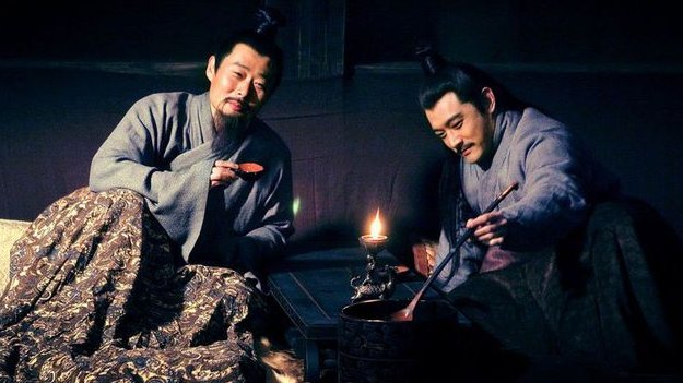 向孙权提出榻上策的是谁