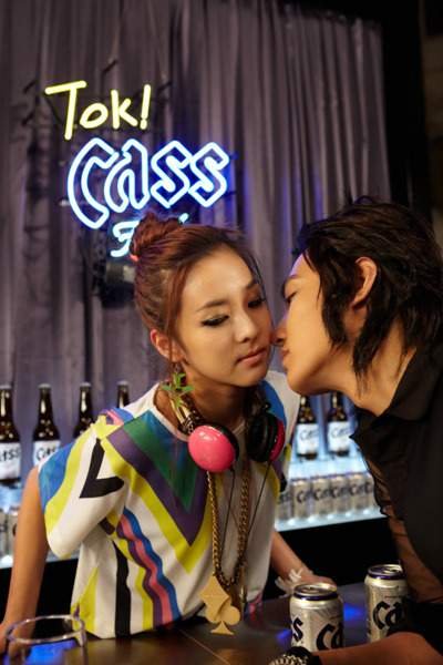 求一个韩国歌曲MV名字、里面有个女的在酒吧做调酒或是DJ什么的、