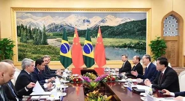 卢拉第5次访华，随团议员39人、200多名企业家，外媒：轰动了世界