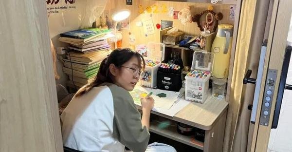 高校食堂禁止堂食螺蛳粉,少数人意见胜利,人性化设置得到学生支持