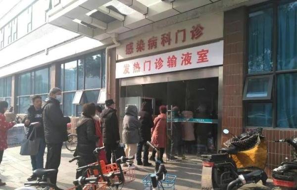 北京感染人数激增，地铁人数骤减，赶在春节前解封是有先见之明的