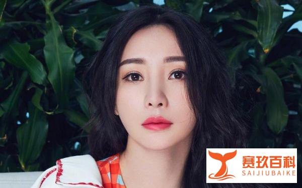 太敢写了！柳岩新剧把男人扔进水里，狠狠讽刺了当年的伴娘门事件