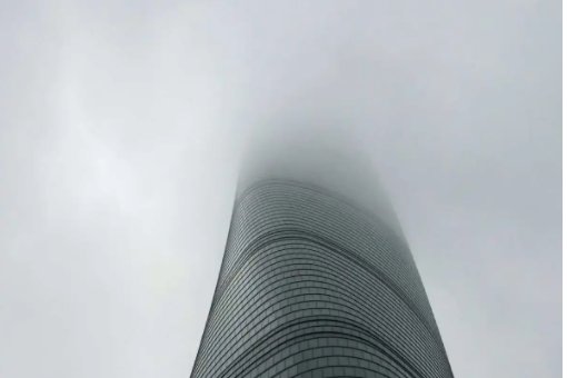高耸入云是什么意思