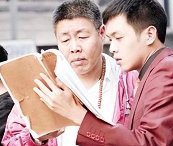 曝演员张若昀父亲张健成老赖，拒不履行法律义务，涉案金额上千万