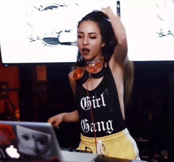 有哪些性感与实力并存的女rapper?