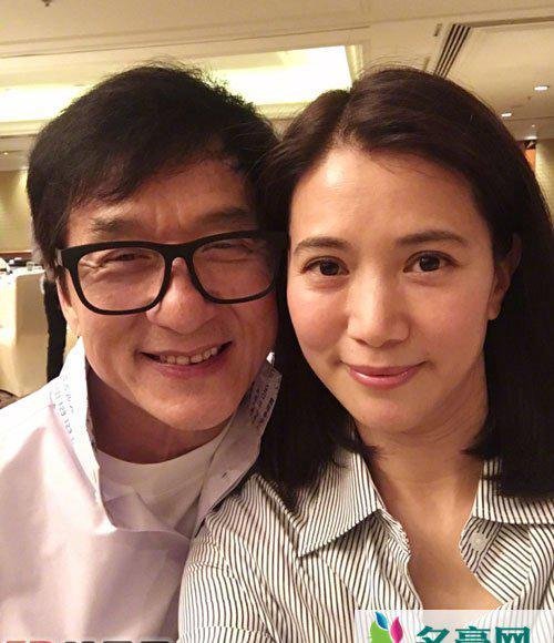 袁咏仪晒照与成龙和解 两人为何结怨