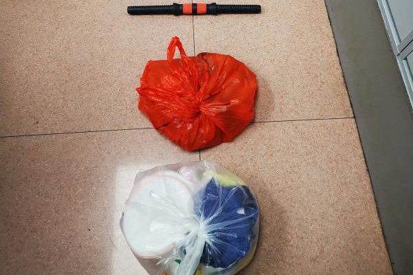 深圳醉酒男子从24楼扔哑铃拖车,这样的人该如何处罚?