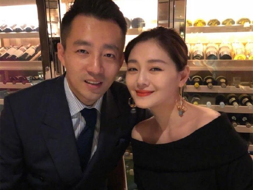 小S不当言论后代言被叫停,姐夫汪小菲发文力挺后,为何会删博?