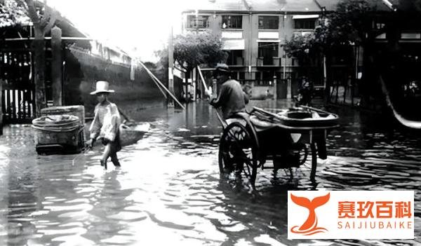 台风突袭,上海变成一片泽国,积水最深达2米