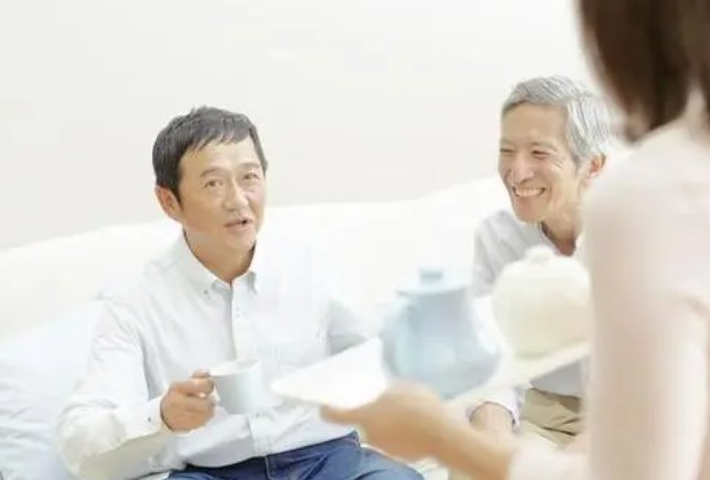 招待的意思。