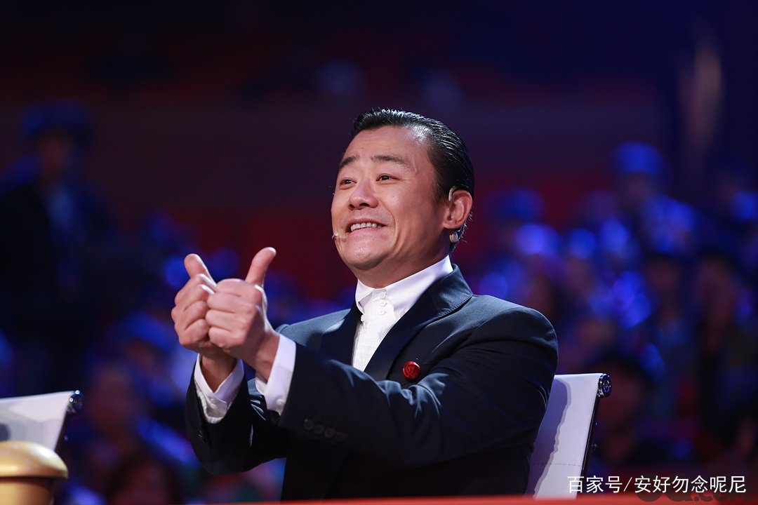 唐爽首公开与周立波完整聊天记录，声称谁帮谁多公众来评判，你觉得谁对？