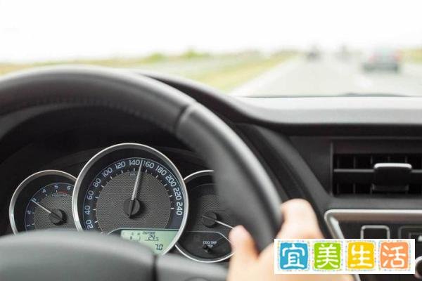 小伙自称包养大爷要退款,法院判了:关系不成立,退还11734.21元