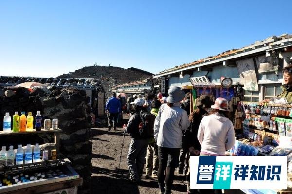 历史上的今天：日本历史上首次用文字记录了富士山的火山喷发