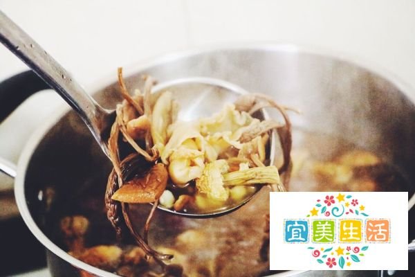 详细教你做花胶松茸汤
