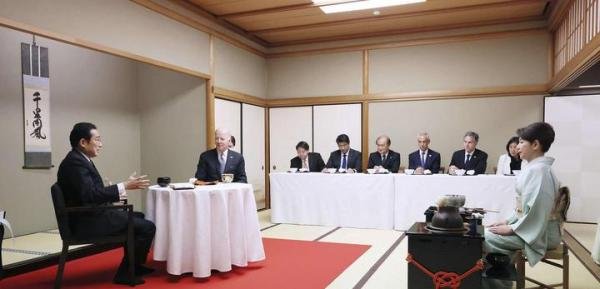 拜登访日晚餐吃了什么 看日本首相是如何招待的