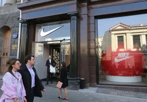 俄购物中心向优衣库、阿迪达斯、耐克等品牌索赔,俄市场将会如何发展?