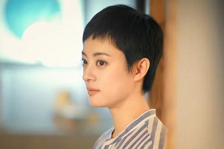 安家中,宁馨是做什么工作的?