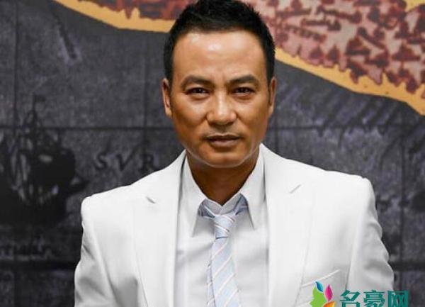 任达华首谈遇刺细节 事发突然不知道手是怎么受伤的