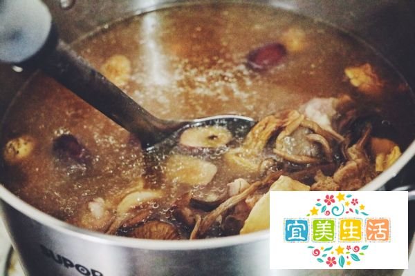 详细教你做花胶松茸汤