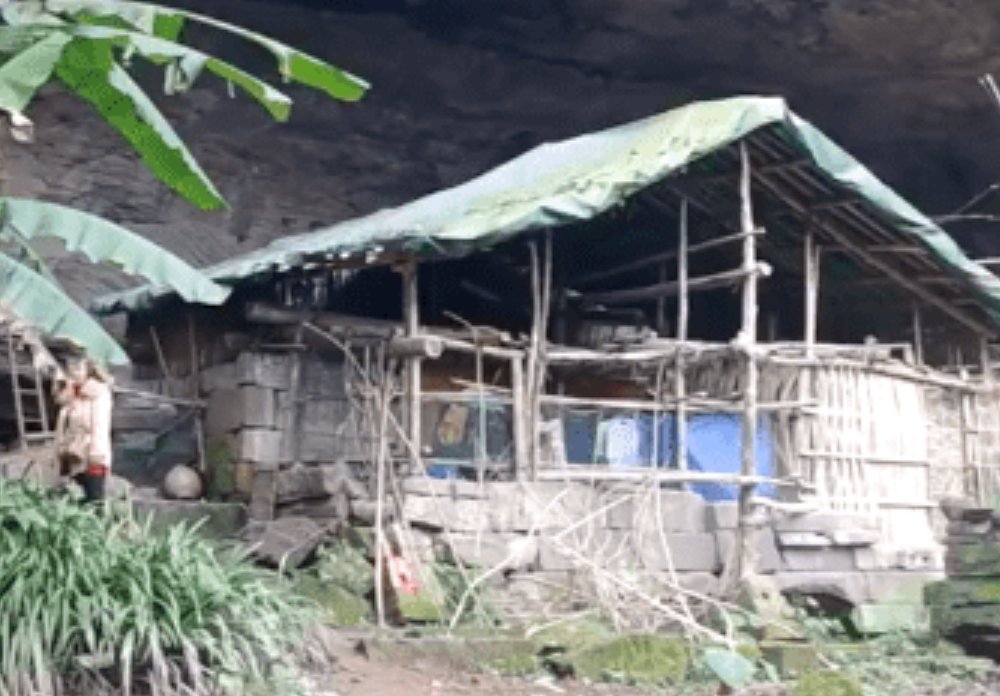四川南充一对夫妻住岩洞生活约60年，他们为何要在这生活？