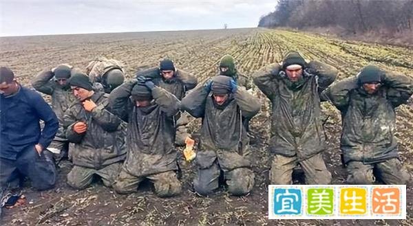 乌军全线后退,一批士兵来不及撤离被包围,已向俄军投降