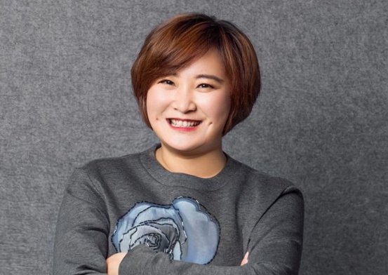 贾玲和姜昆两人长得很像,贾玲被传是姜昆的“私生女”,贾玲是如何回应的?