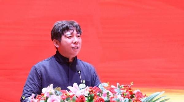 歌手胡海泉,任高校院长!