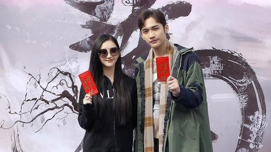《司藤》的庆功宴中,为何景甜和张彬彬没坐到一起?