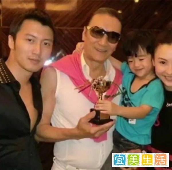 港媒爆张柏芝三胎儿子身世,生父是谢贤,这些媒体真是毫无下限