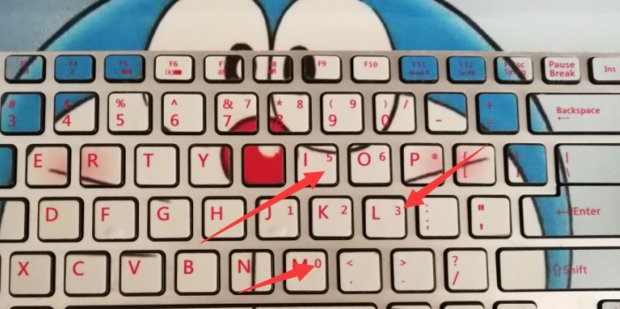 键盘上有字母打出来为什么都是数字呢？