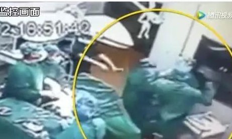 医护员手术室互殴是怎么回事?