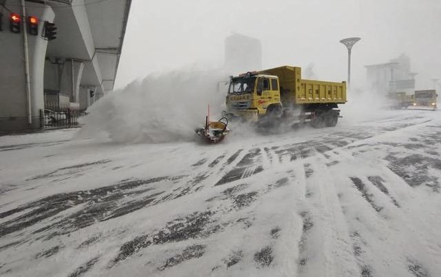 哈尔滨暴雪过后又来冻雨,市民出行需要注意哪些问题?