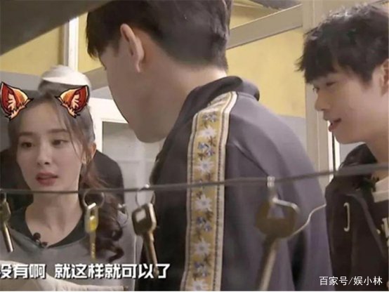 有记者拍到魏大勋深夜前往杨幂住所,魏爸爸会同意吗?