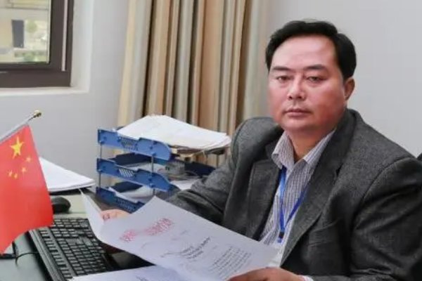 高中校长是几级干部?