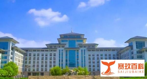 这个女博士高官不简单：上班受贿五千万，下班包养多名小白脸！