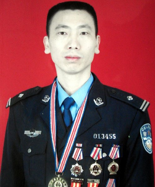 南昌副局长丁志华因何被誉为“南昌神探”?