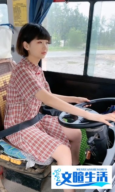西安900路美女司机:颜值与实力的双重赞歌