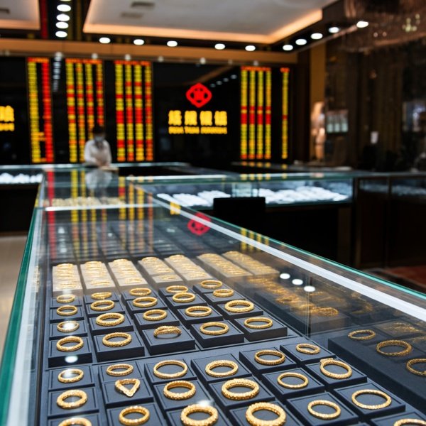 金价涨疯了,但是金饰却没人买了?