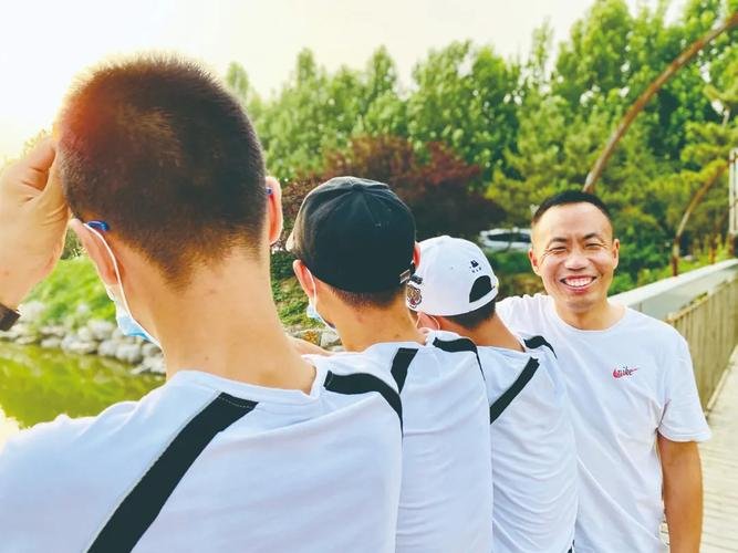 申聪为什么想要和父亲回家？