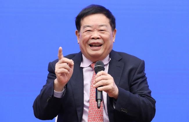 曹德旺：不要认为穿袈裟就是和尚，修为还没我高！究竟意有何指？
