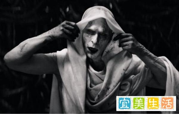 影评丨《雷神4》:午后雷阵雨的一道寻常雷光,最抢眼的不是生物
