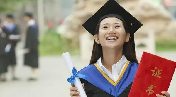 “家无存粮莫考研”！近一半研究生因缺钱想弃学，现实太残酷。
