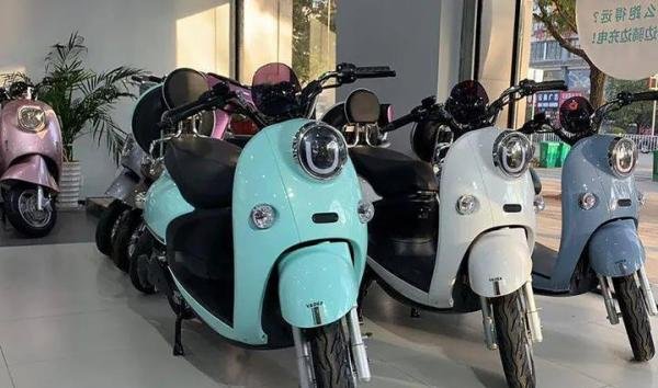 一辆两千元的电动车，出厂价要多少？商家赚多少？行内人说出实情
